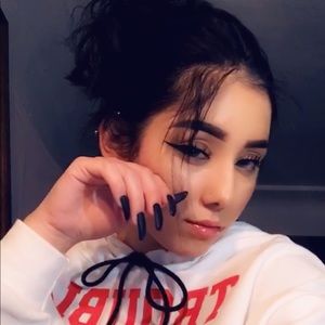 Meet your Posher, April